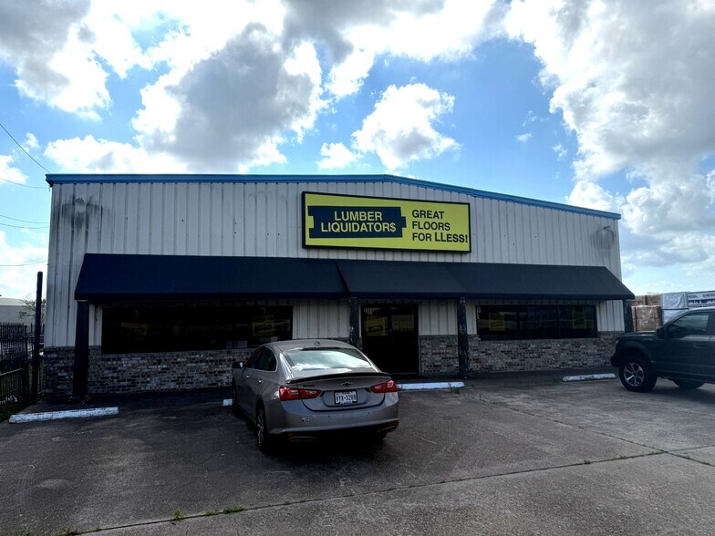 Primary Photo Of 2227 Gulf Fwy, League City Warehouse For Lease