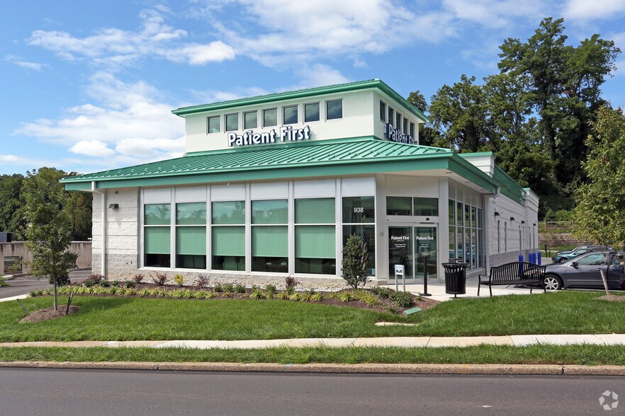 Primary Photo Of 938 Old York Rd, Abington Medical For Sale