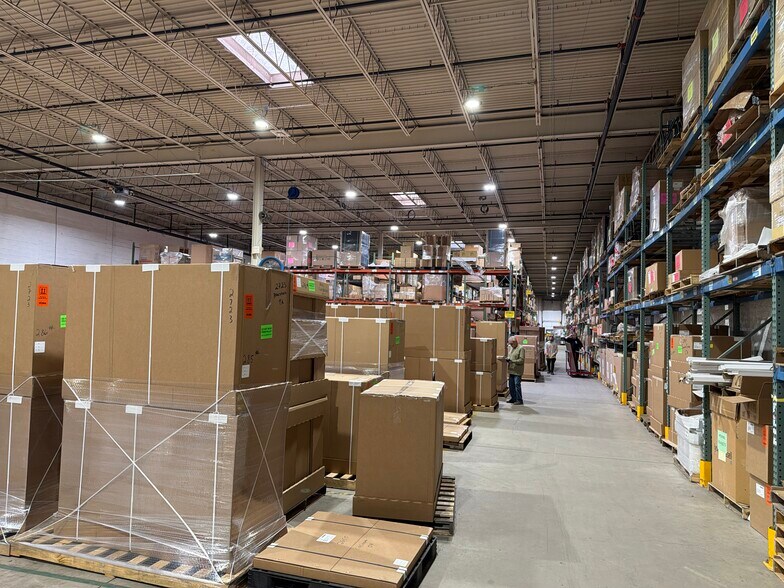 More Photos Of 740 Coopertown Rd, Delanco Warehouse For Lease