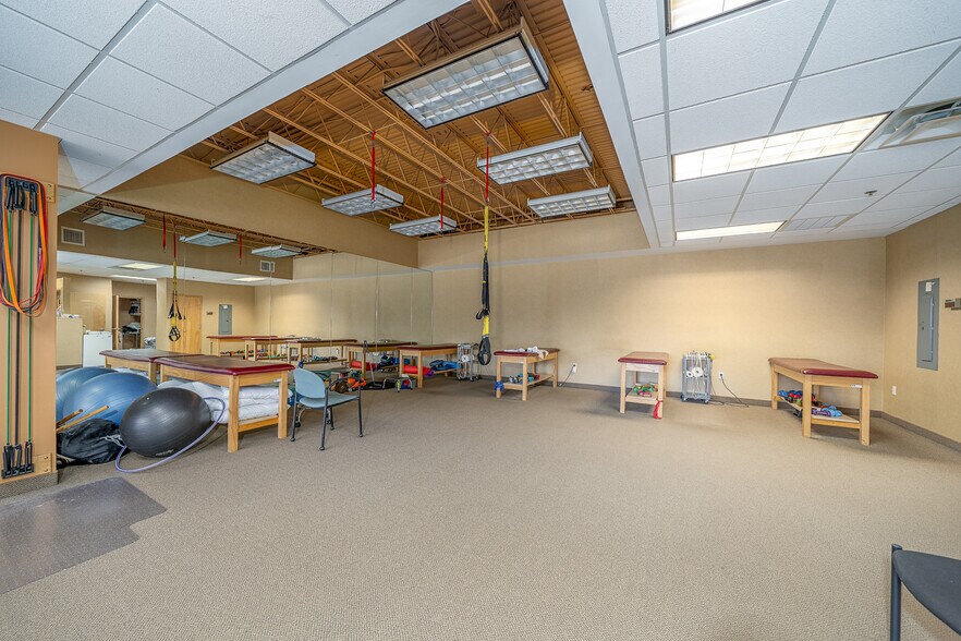 More Photos Of 2 Forest Ave, Paramus Medical For Lease