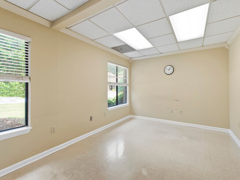 More Photos Of 1998 Hendersonville Rd, Asheville Medical For Sale