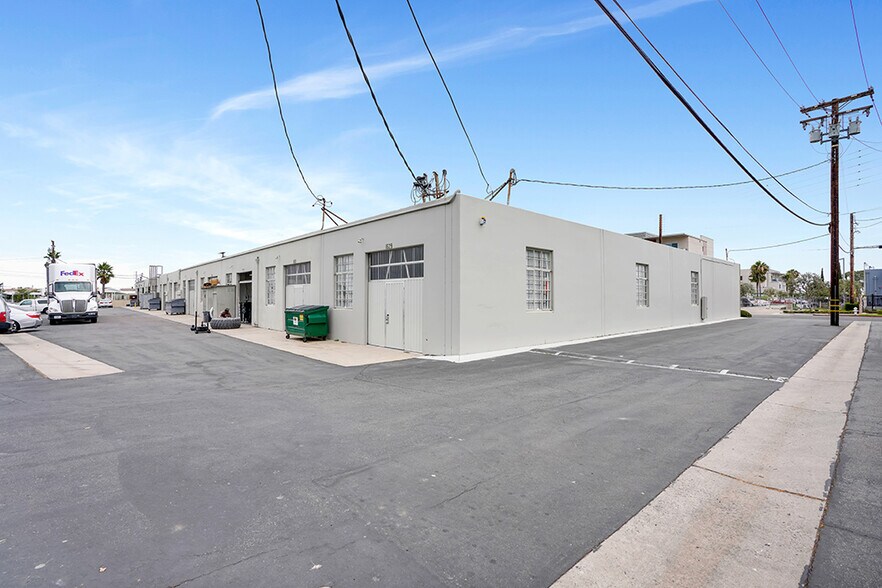 More Photos Of 1629-1649 Monrovia Ave, Costa Mesa Warehouse For Lease