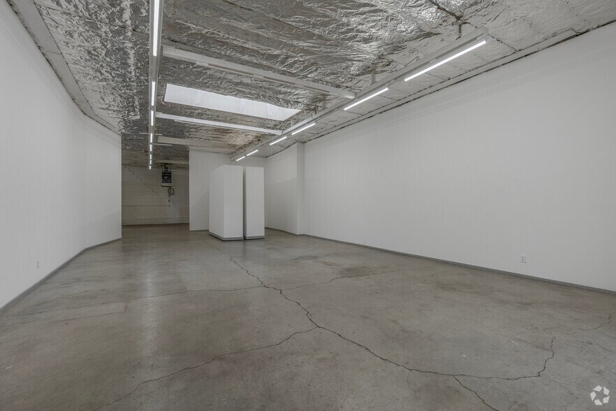 More Photos Of 410-420 NW 9th Ave, Portland Storefront For Sale