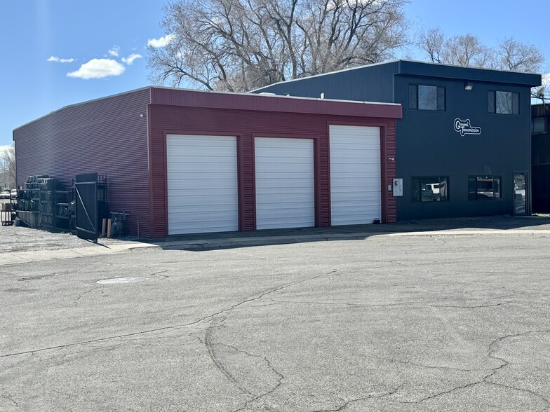 Primary Photo Of 890 Gentry Way, Reno Auto Repair For Sale