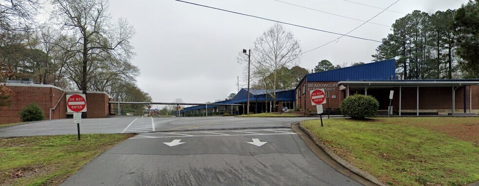 More Photos Of 25 Sheraton Dr, Little Rock Schools For Sale