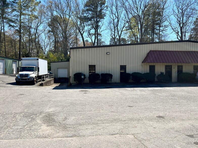 Primary Photo Of 413 W Chatham St, Cary Flex For Lease