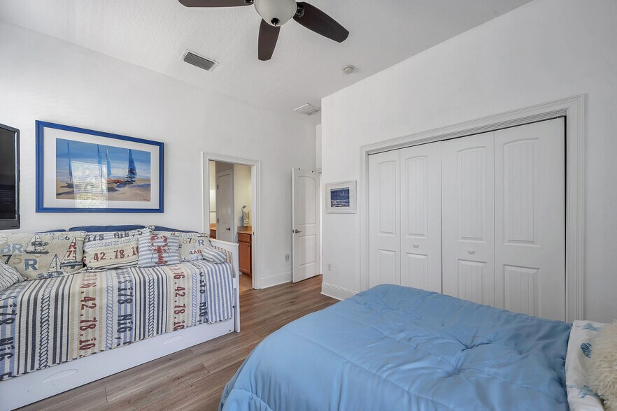 More Photos Of 429 2nd St S, Safety Harbor Specialty For Sale