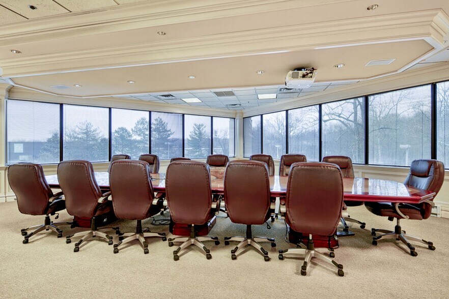 More Photos Of 1000 Wyckoff Ave, Mahwah Coworking Space