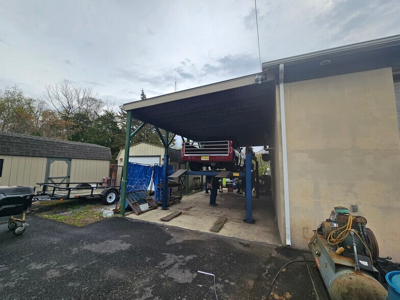 More Photos Of 1737 S Burlington Rd, Bridgeton Flex For Sale