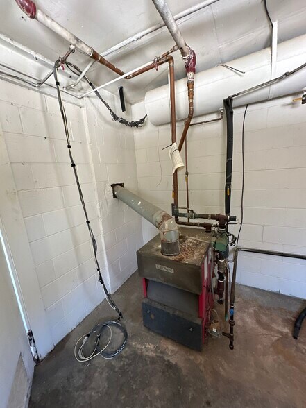 More Photos Of 16001 Dixie Hwy, Holly Apartments For Sale