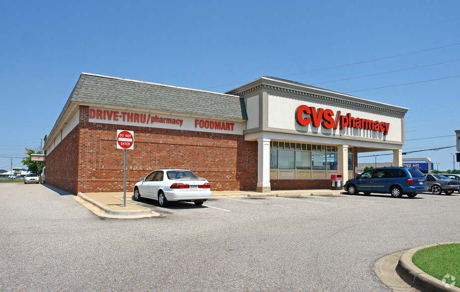 Primary Photo Of 6990 Atlanta Hwy, Montgomery Drugstore For Lease