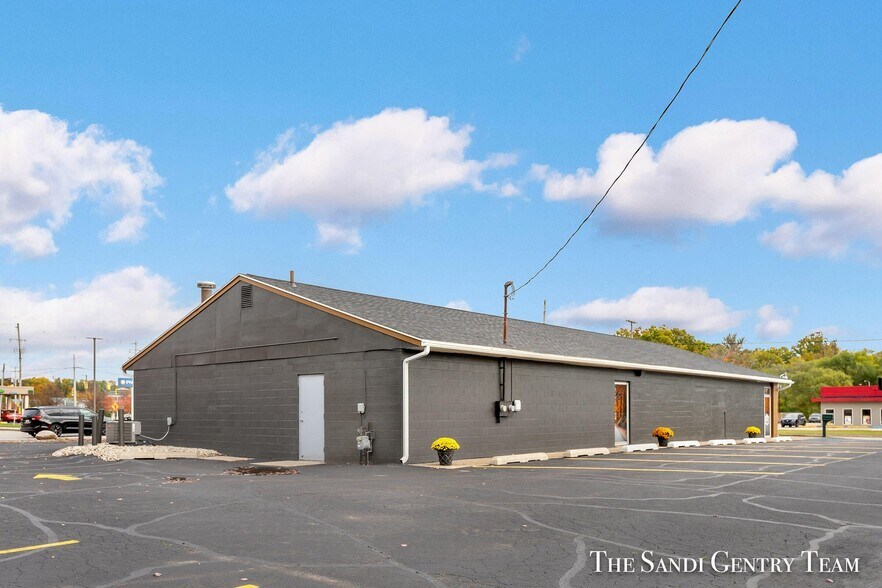 More Photos Of 1343 Whitehall Rd, Muskegon Medical For Sale