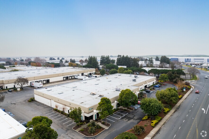 More Photos Of 2340-2380 W Winton Ave, Hayward Manufacturing For Lease