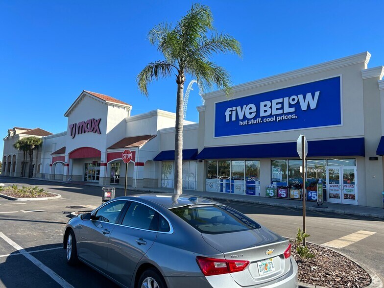 More Photos Of 6687-6905 S Kirkman Rd, Orlando Unknown For Lease