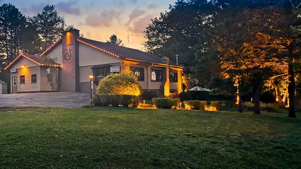 More Photos Of 6012 County K, Rhinelander Restaurant For Sale