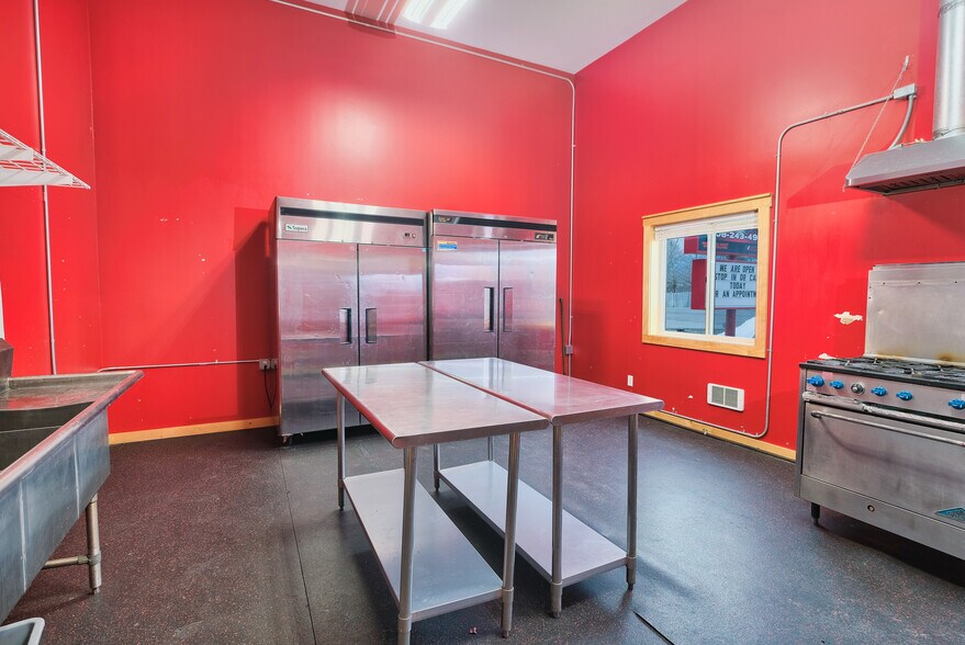 More Photos Of 23 Late September ln, Swan Valley Service For Sale