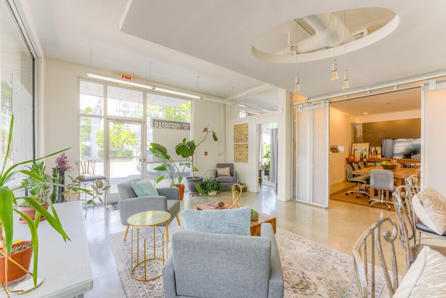 More Photos Of 2259 Young Ave, Memphis Apartments For Sale