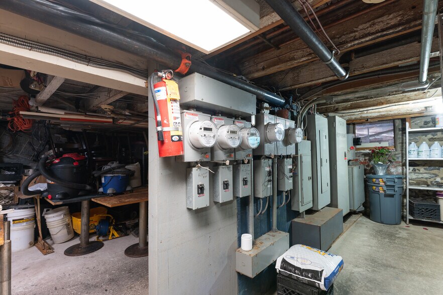 More Photos Of 614-616 Broadway, Bayonne Restaurant For Sale