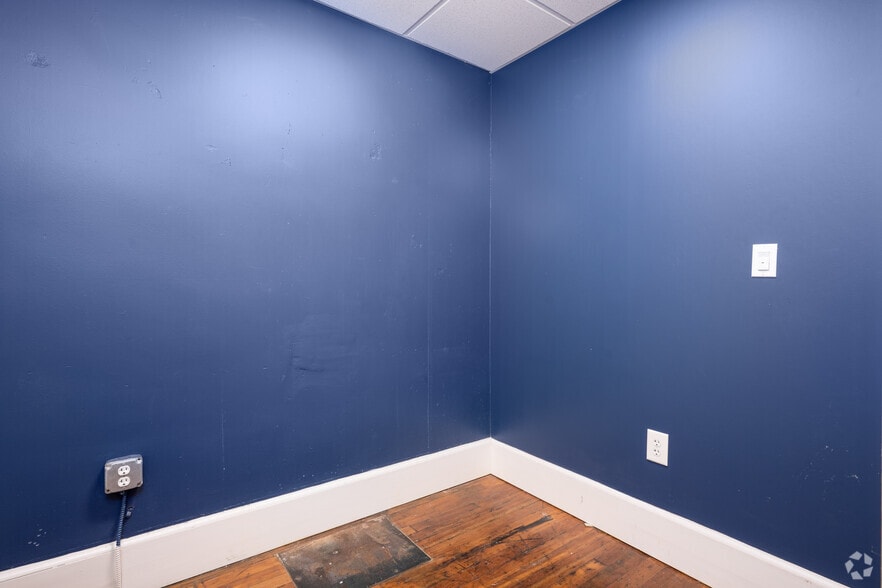 More Photos Of 705 N Main St, Winston-Salem Storefront Retail Office For Sale