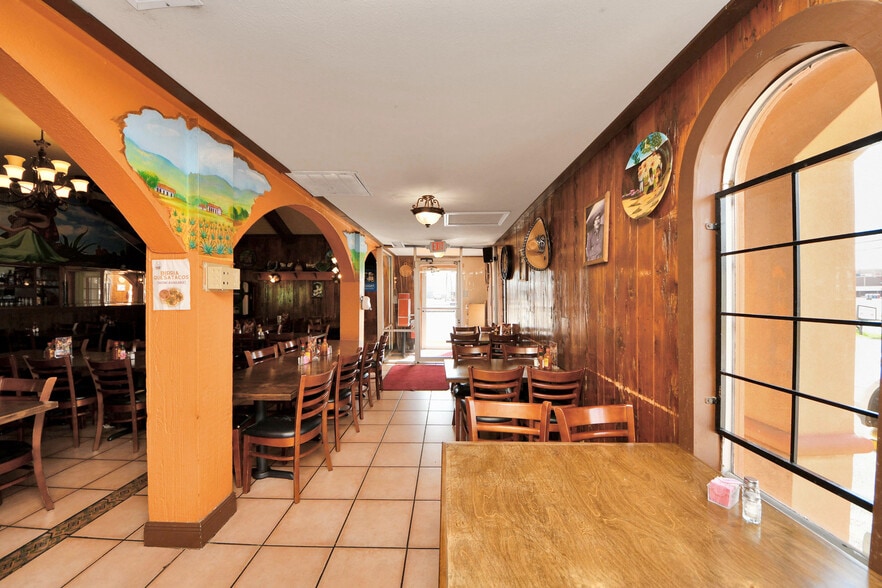 More Photos Of 7626 Clarewood Dr, Houston Restaurant For Sale