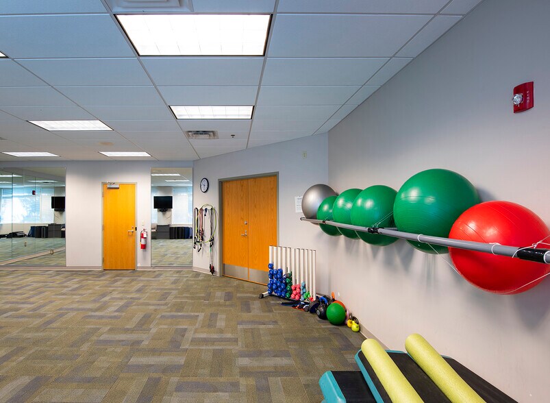 More Photos Of 3620 Queen Palm Dr, Tampa Loft Creative Space For Lease