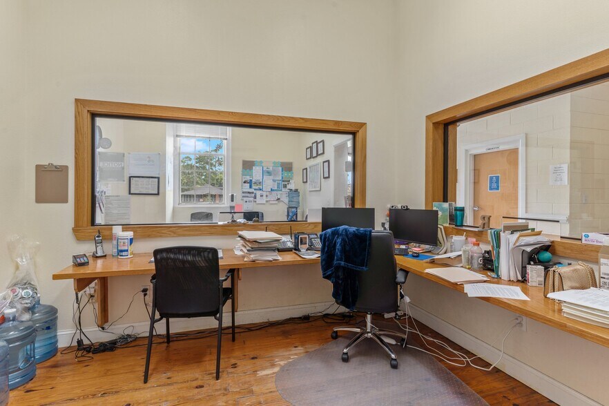 More Photos Of 1476 SW Main St, Greenville Medical For Sale