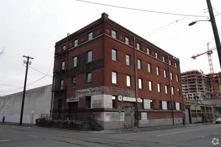 More Photos Of 1104 NW 15th Ave, Portland Office For Lease