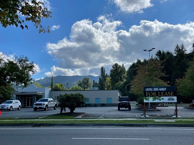 More Photos Of 1871 NW Gilman Blvd, Issaquah Flex For Lease
