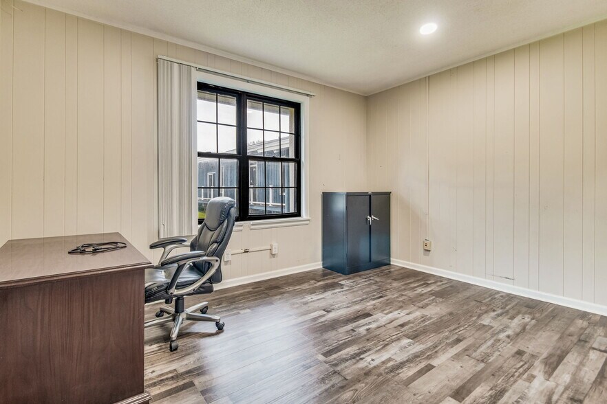 More Photos Of 725 S J St, Pensacola Office Residential For Sale