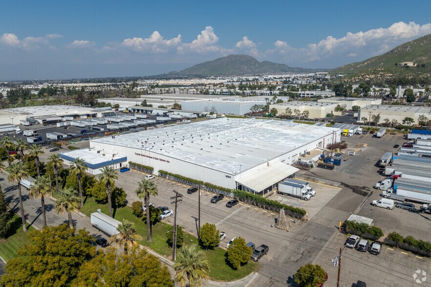 More Photos Of 1850 Atlanta Ave, Riverside Distribution For Sale