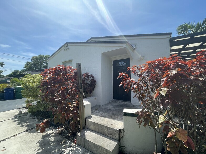 More Photos Of 210 NE 110th St, Miami Multifamily For Sale