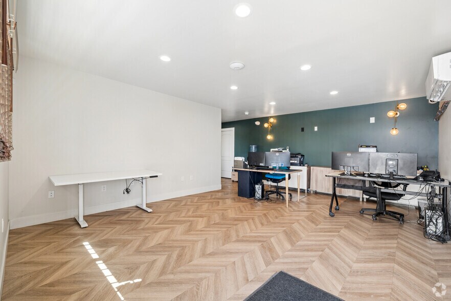 More Photos Of 45761 Division St, Lancaster Warehouse For Sale