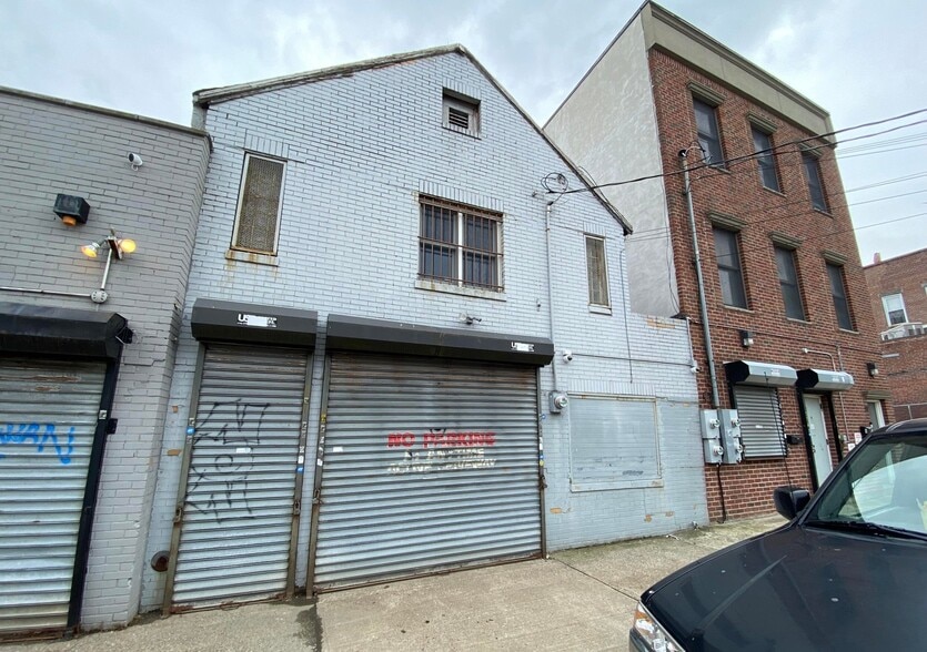 Primary Photo Of 10 Cross St, Staten Island Warehouse For Sale