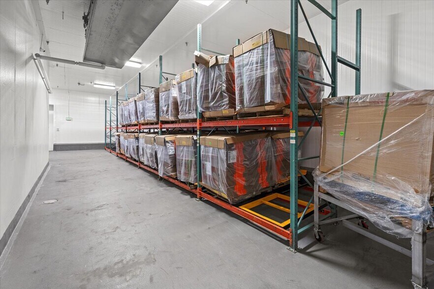 More Photos Of 3450 E Vernon Ave, Vernon Food Processing For Lease