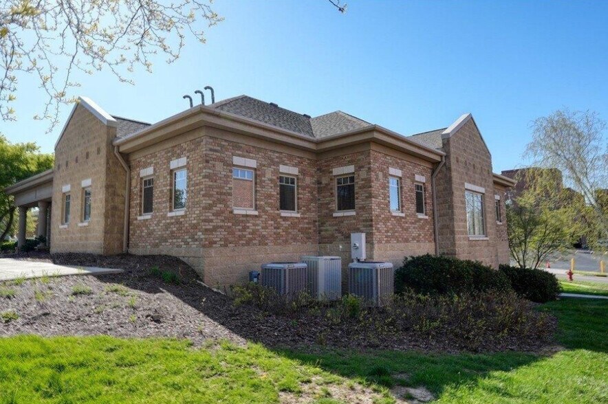 More Photos Of 941 Steubenville Ave, Cambridge Office For Lease