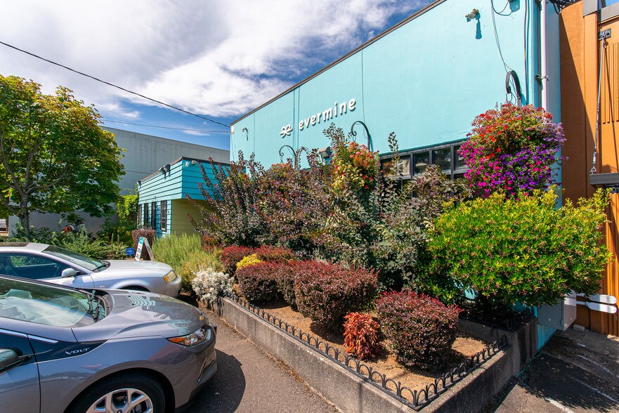 More Photos Of 45-57 NE Hancock St, Portland Light Manufacturing For Lease