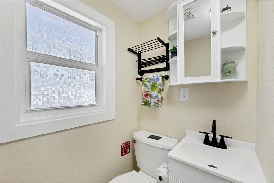 More Photos Of 115 Friendship Ln, Englewood Apartments For Sale