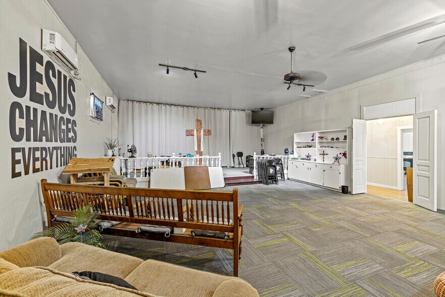 More Photos Of 23654 US Hwy 290, Harper General Retail For Sale