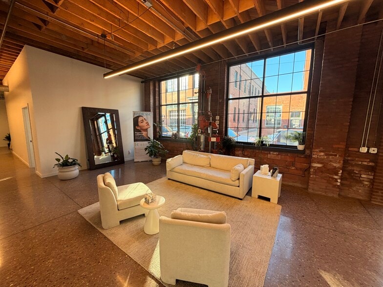 More Photos Of 209 W 19th Ter, Kansas City Loft Creative Space For Lease