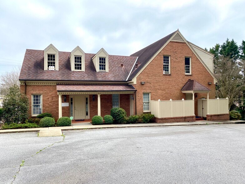 More Photos Of 156 E Market St, Martinsville Office Residential For Lease