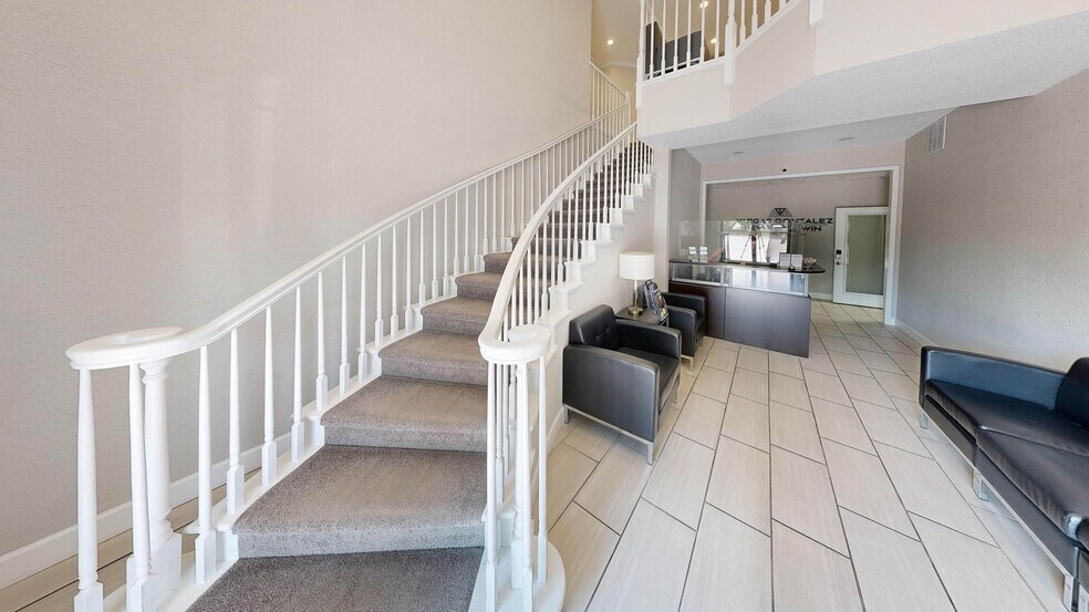 More Photos Of 2745 W Fairbanks Ave, Winter Park Office For Lease