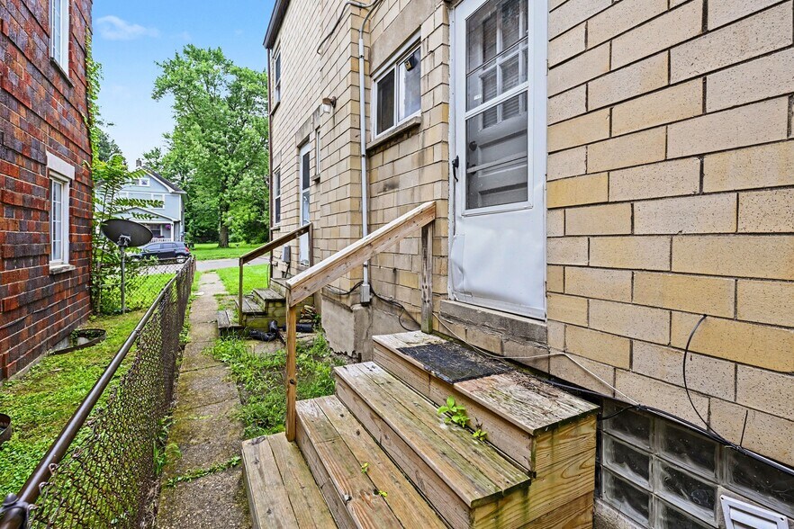 More Photos Of 2436-2442 S Dixie Dr, Kettering Apartments For Sale