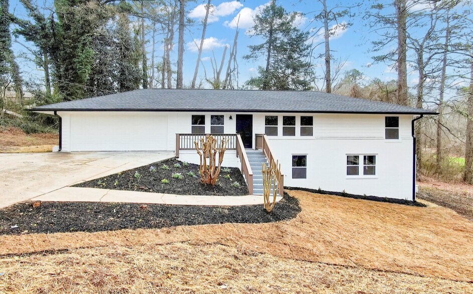 More Photos Of 2307 Veterans Memorial Hwy SW, Austell Flex For Sale