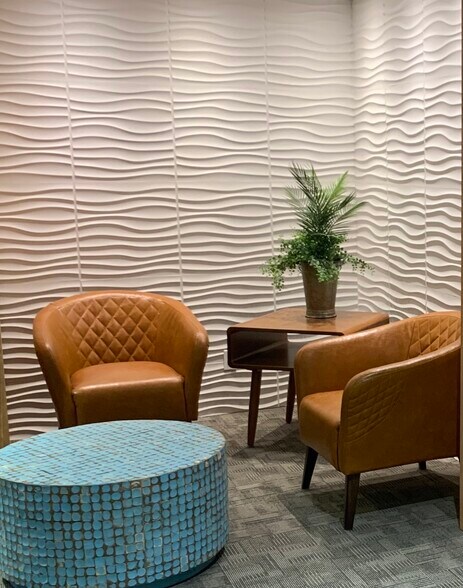 More Photos Of 555 S Perryville Rd, Rockford Office For Lease