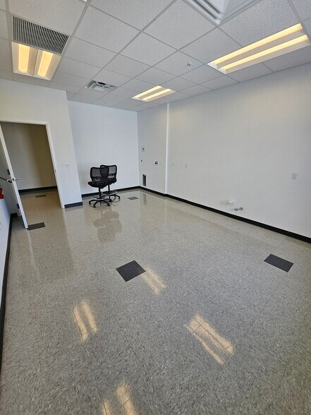 More Photos Of 2100 1st Ave S, Saint Petersburg Medical For Sale