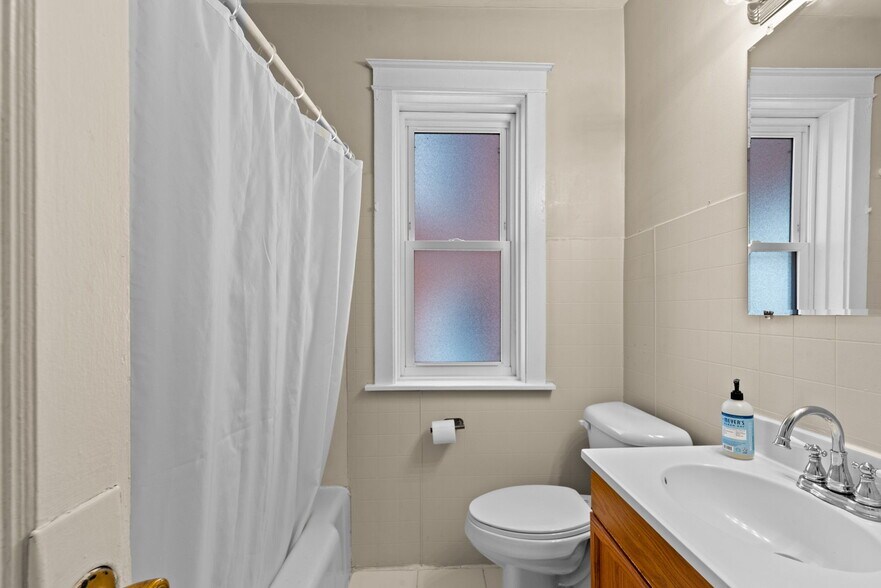 More Photos Of 5510 Lisette Ave, Saint Louis Multifamily For Sale