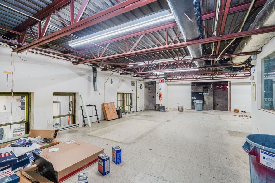 More Photos Of 1940 McDonald Ave, Brooklyn Auto Repair For Lease