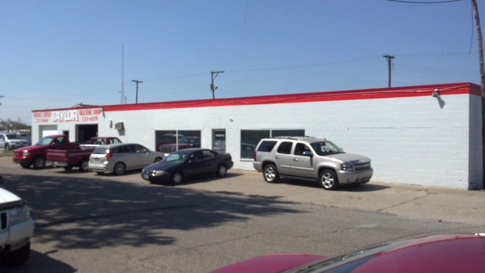 More Photos Of 124 N 2nd St, Terre Haute Warehouse For Lease