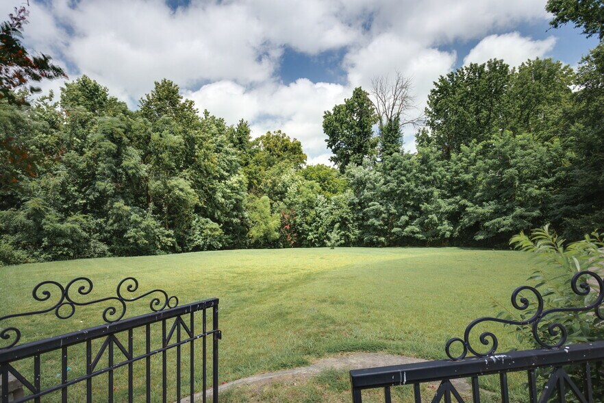 More Photos Of 1325 S Eugene St, Greensboro Warehouse For Sale