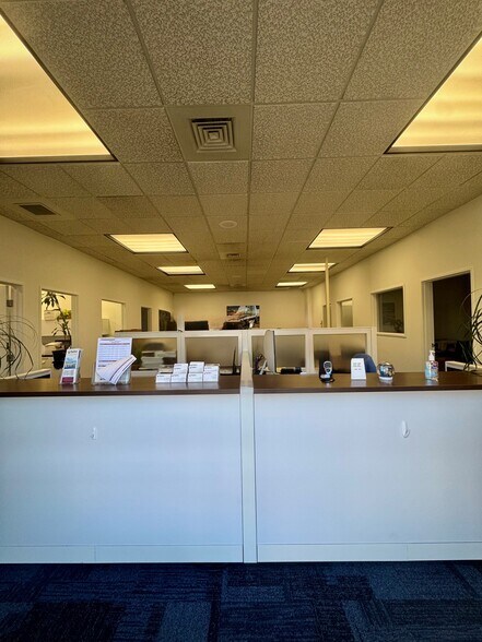 More Photos Of 2721 Santa Maria Way, Santa Maria Office For Lease